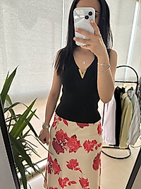 Gül detaylı saten etek